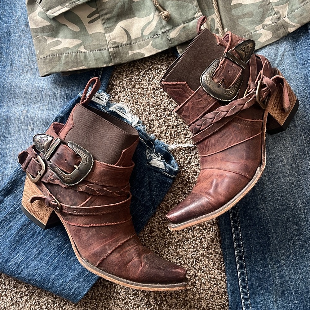 Junk Gypsy by Lane Hwy 237 ankle boot size 8.5